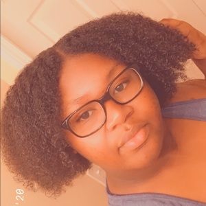 Meet your Posher, Genevieve